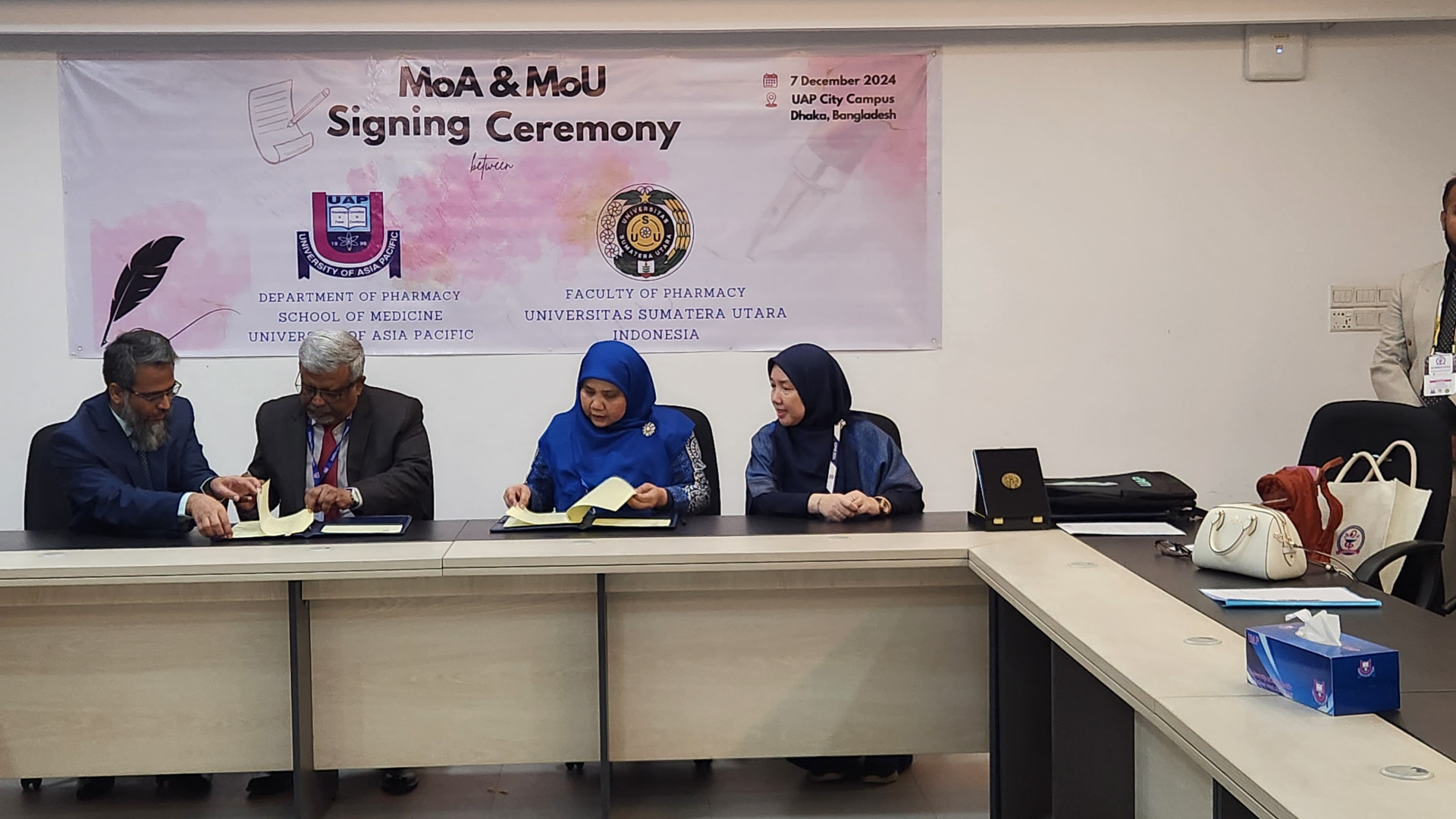 Signing of the MoA between the School of Medicine, University of Asia Pacific (UAP) and the USU Faculty of Pharmacy